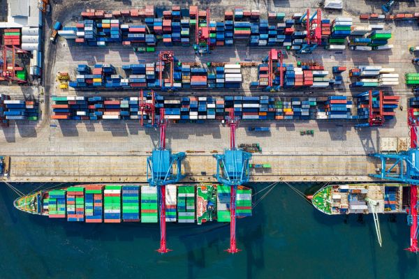 Quel est le rôle de la douane dans le circuit d'import et export d'un colis ?