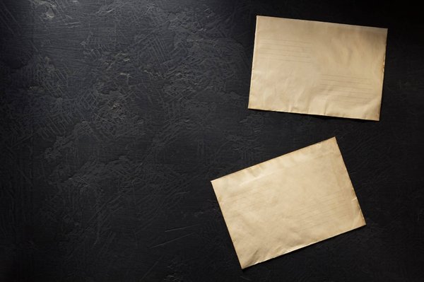 Les critères pour choisir une enveloppe d'expédition en plastique