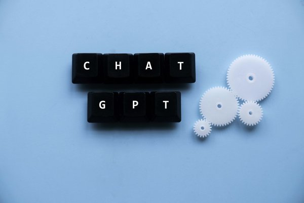 Chatgpt : découvrez comment discuter gratuitement et simplement